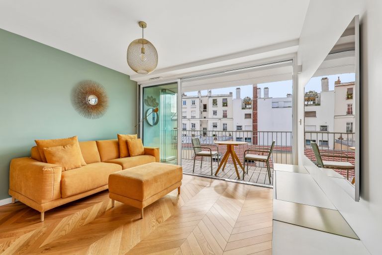 apartment 3 Rooms for sale on PARIS (75018)