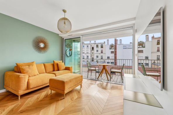 Sale Apartment Paris 18 3&nbsp;Rooms 66.79&nbsp;m²
