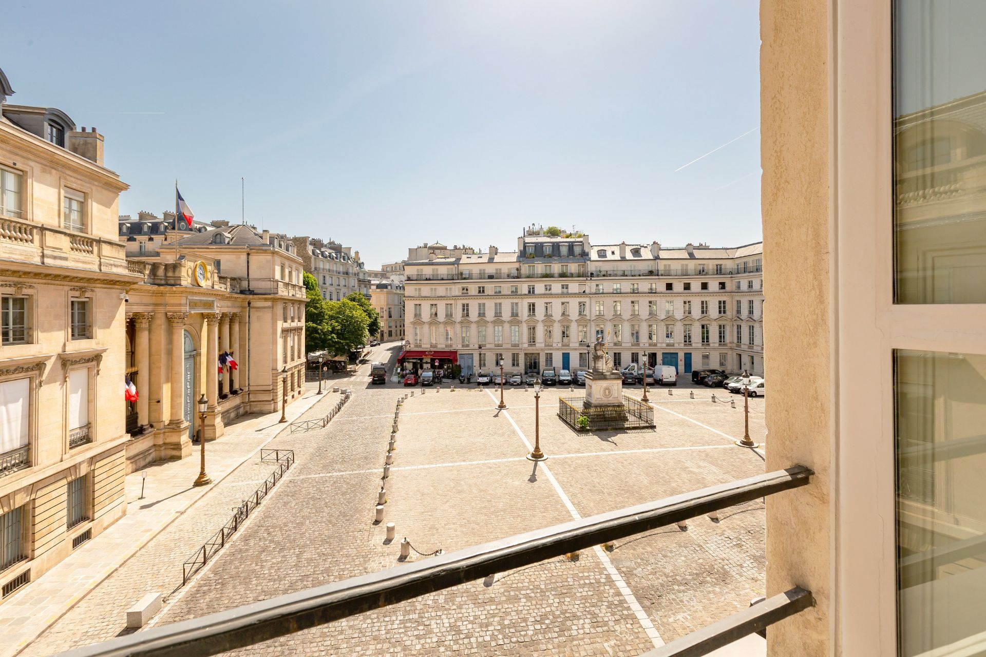 apartment 6 Rooms for sale on PARIS (75007)