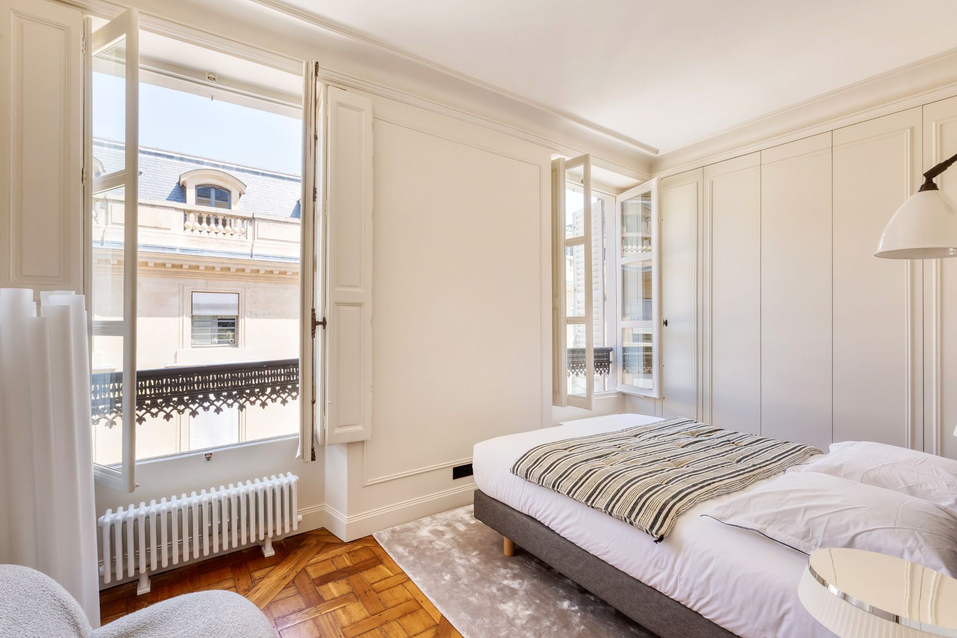 apartment 6 Rooms for sale on PARIS (75007)