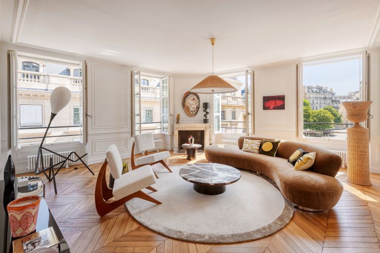 apartment 6 Rooms for sale on PARIS (75007)