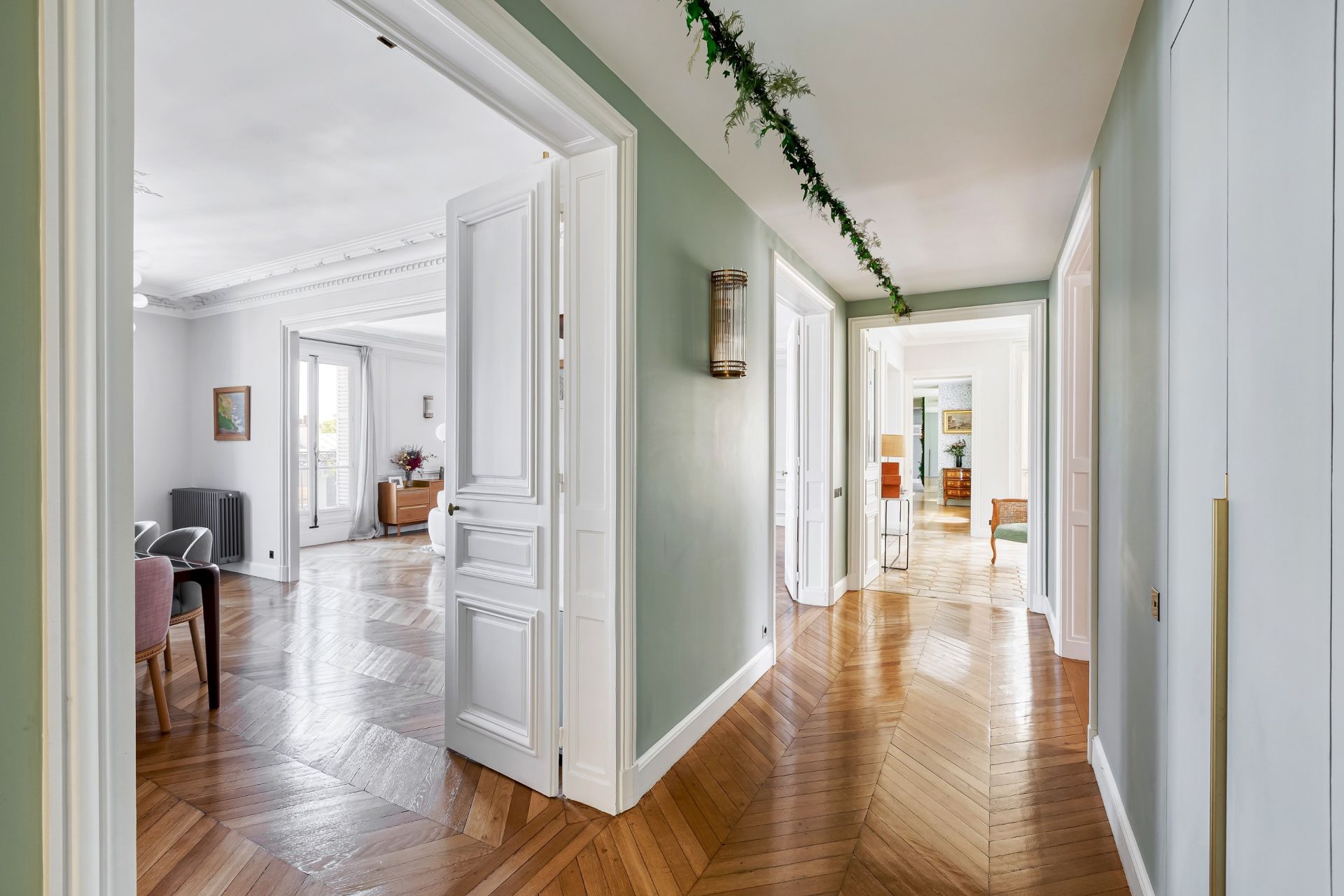 apartment 17 Rooms for sale on PARIS (75008)