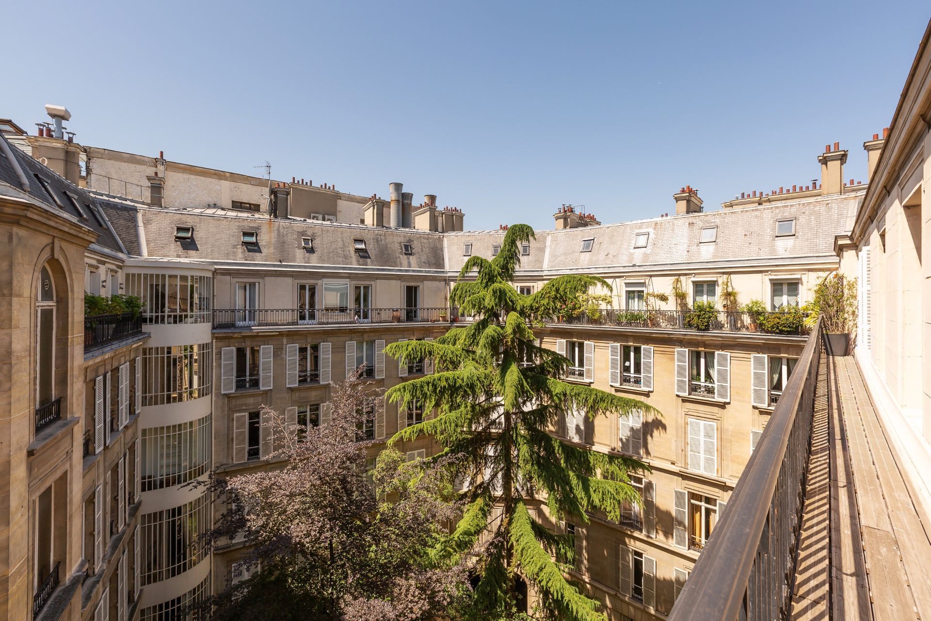 apartment 10 Rooms for sale on PARIS (75008)