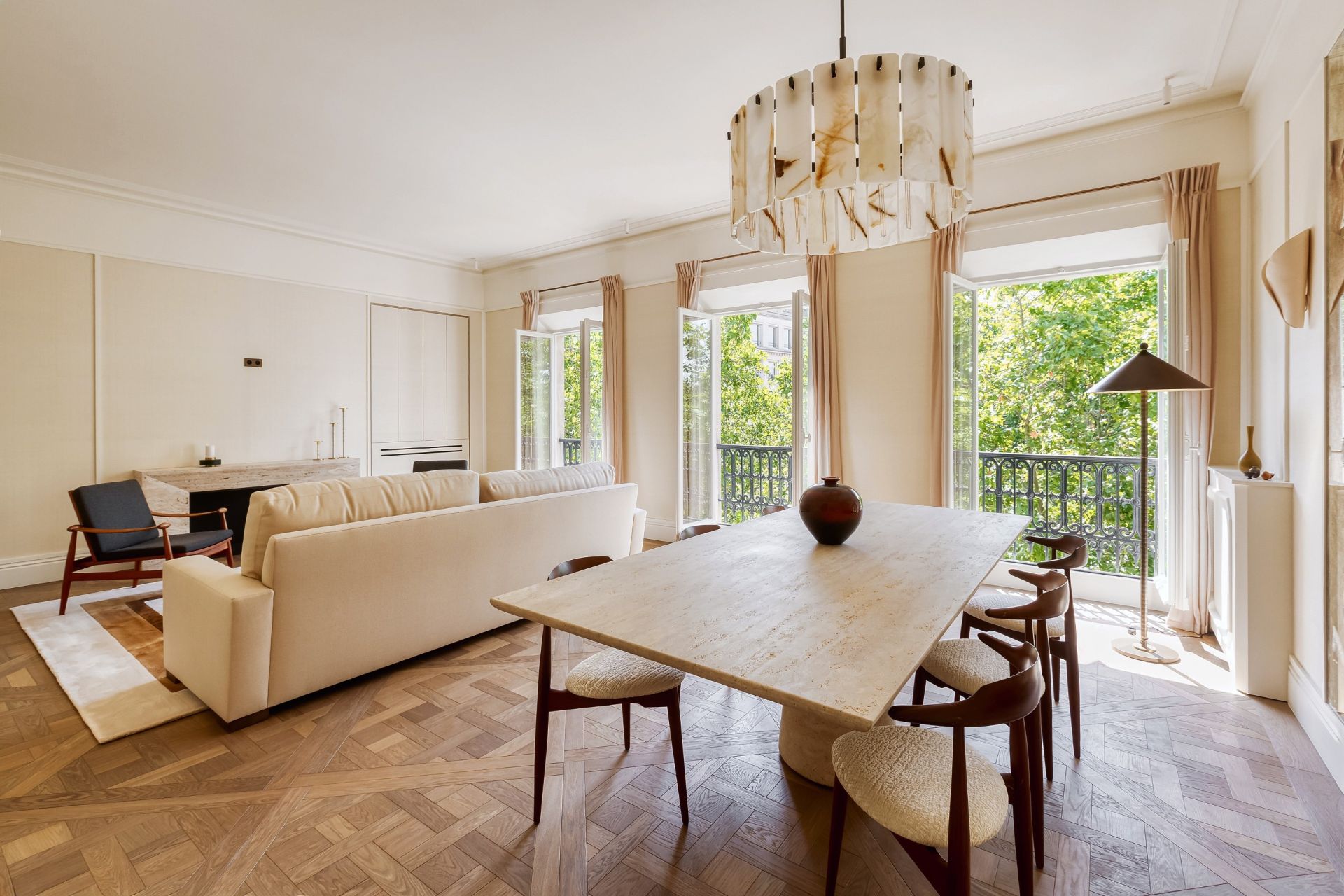 apartment 3 Rooms for sale on PARIS (75008)