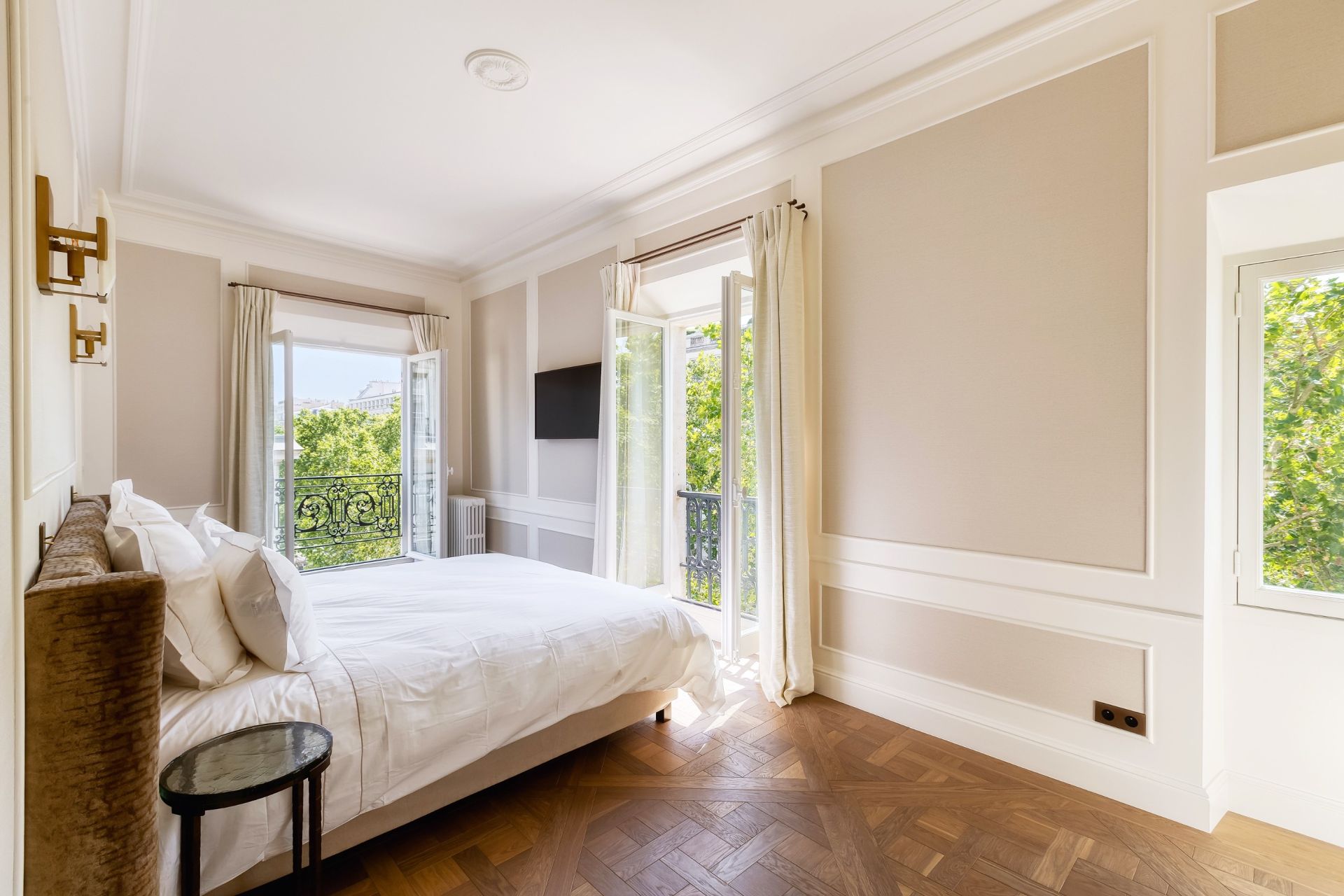 apartment 3 Rooms for sale on PARIS (75008)
