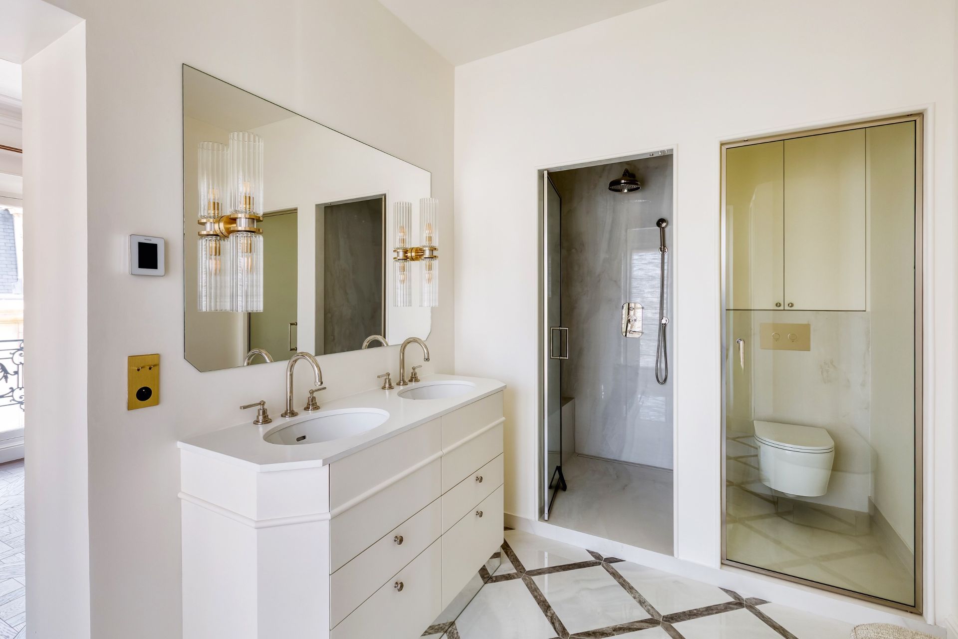apartment 3 Rooms for sale on PARIS (75008)