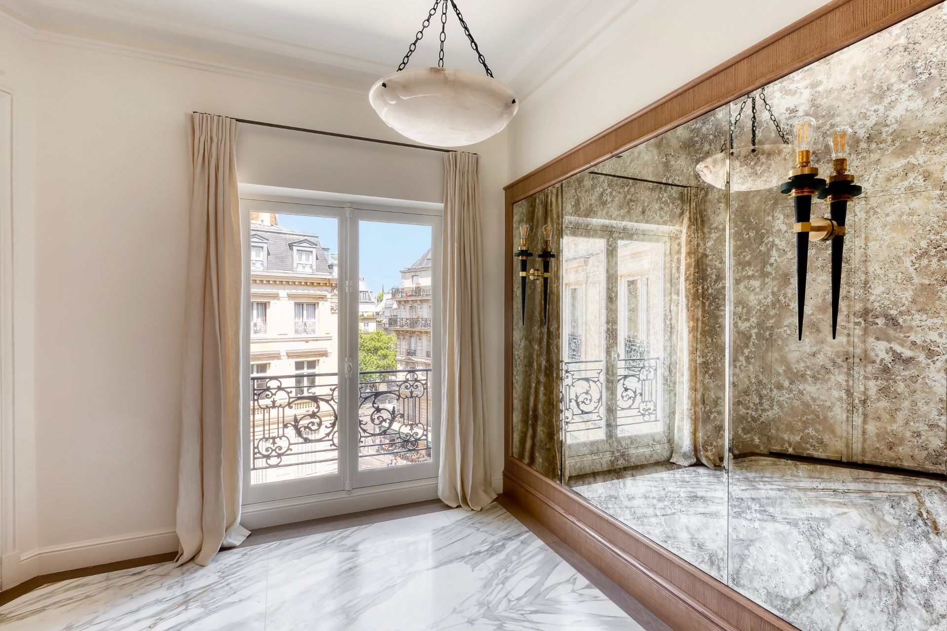 apartment 3 Rooms for sale on PARIS (75008)