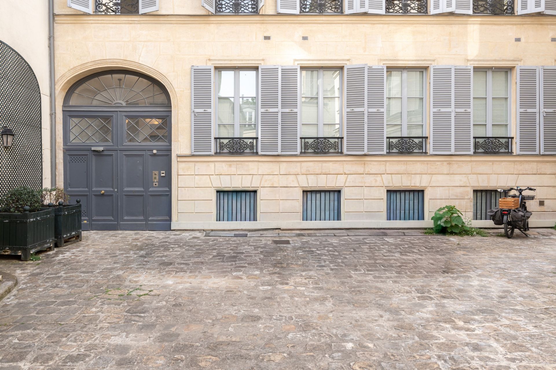 appartement 8 Pièces en location sur PARIS (75006)