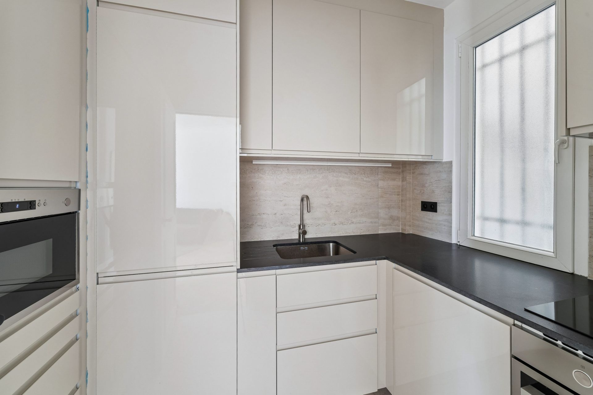 apartment 3 Rooms for sale on PARIS (75018)