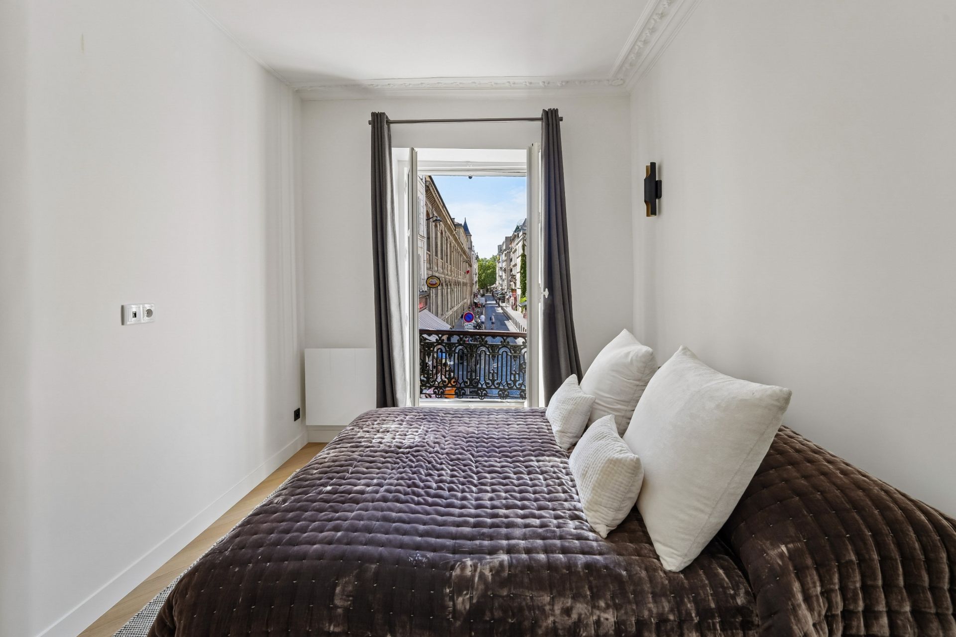 apartment 3 Rooms for sale on PARIS (75018)