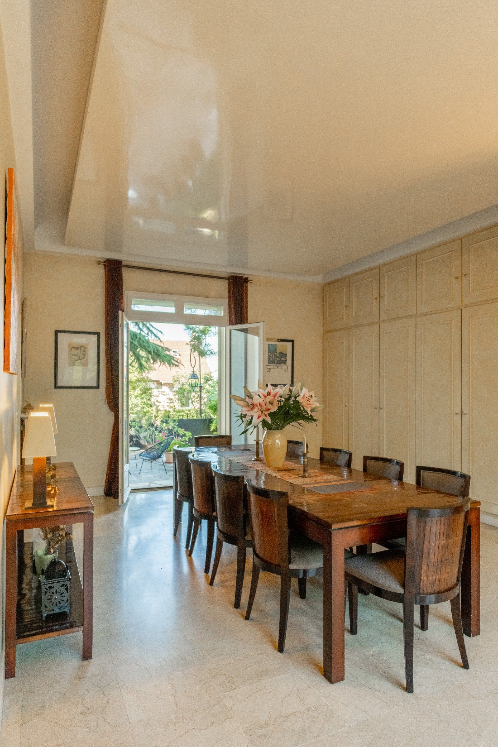 contemporary house 10 Rooms for sale on ST CLOUD (92210)