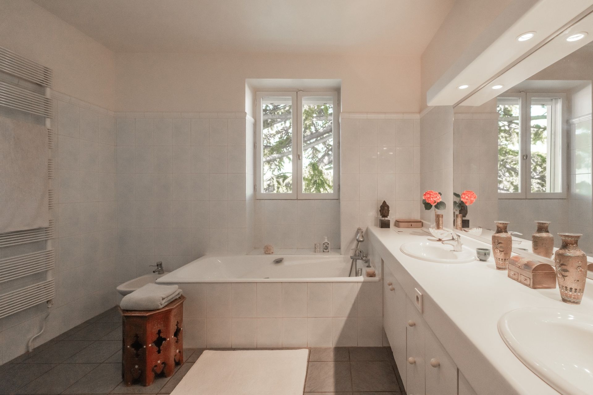 contemporary house 10 Rooms for sale on ST CLOUD (92210)