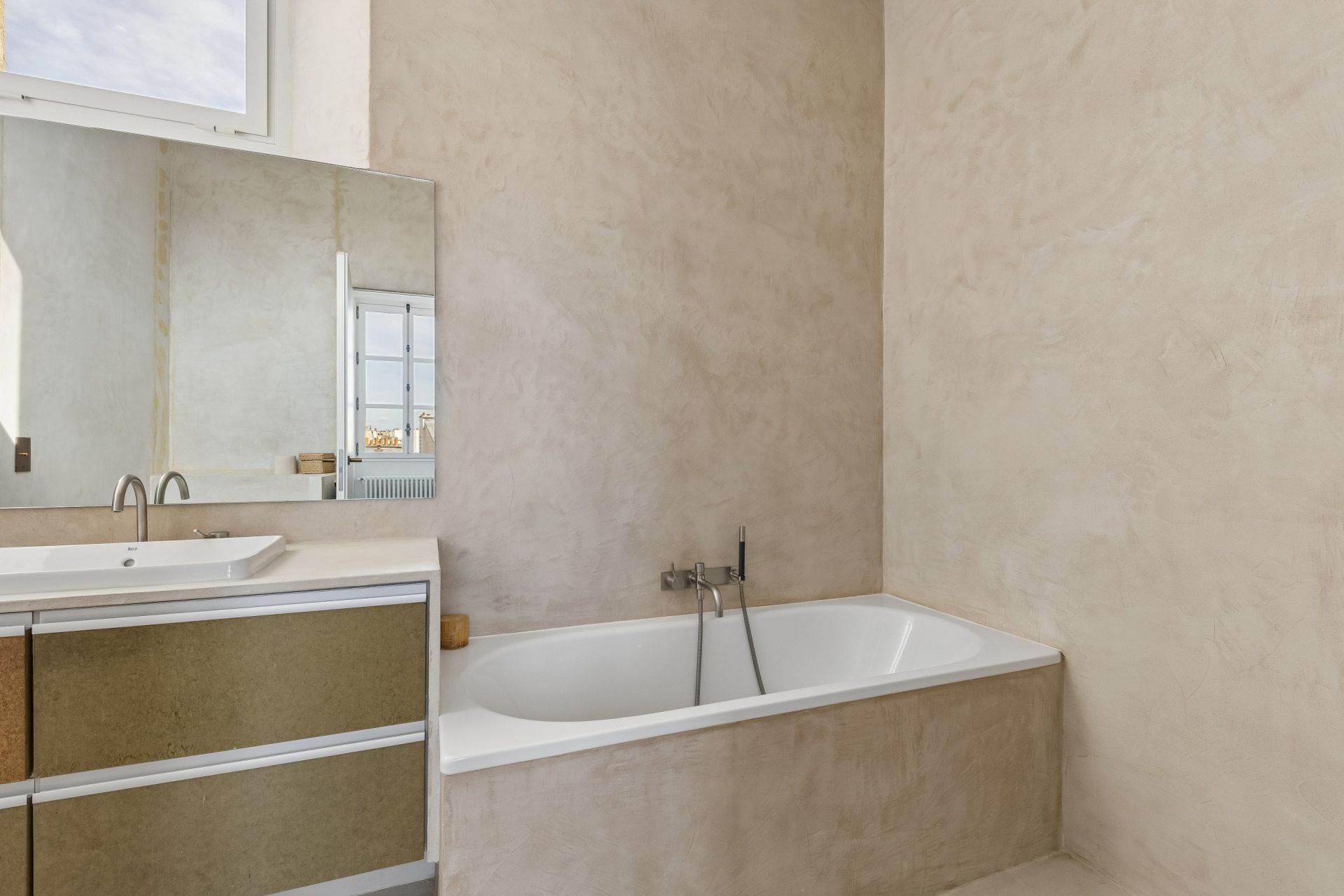 apartment 4 Rooms for sale on PARIS (75006)