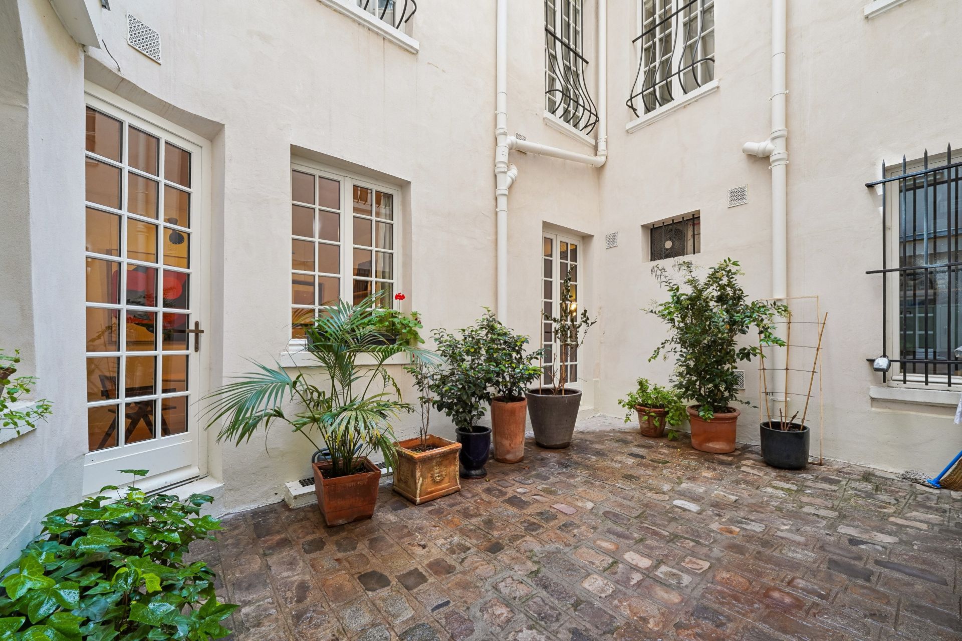 apartment 5 Rooms for sale on PARIS (75006)