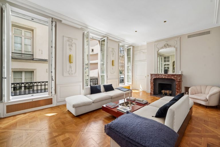 apartment 5 Rooms for sale on PARIS (75006)