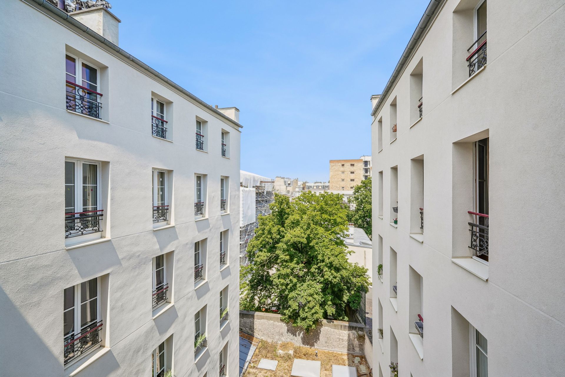 apartment 3 Rooms for sale on PARIS (75007)