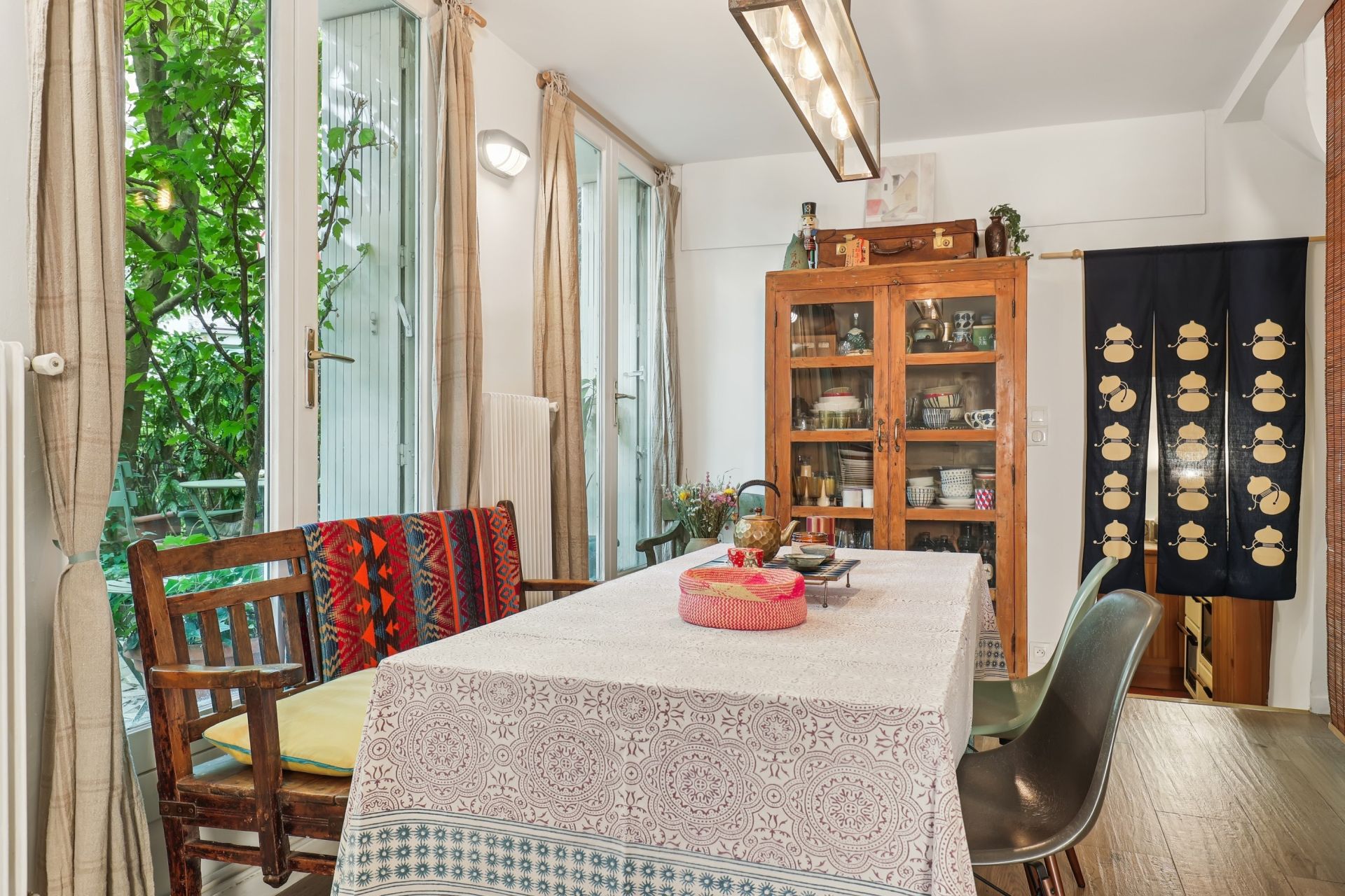 house 6 Rooms for sale on PARIS (75018)