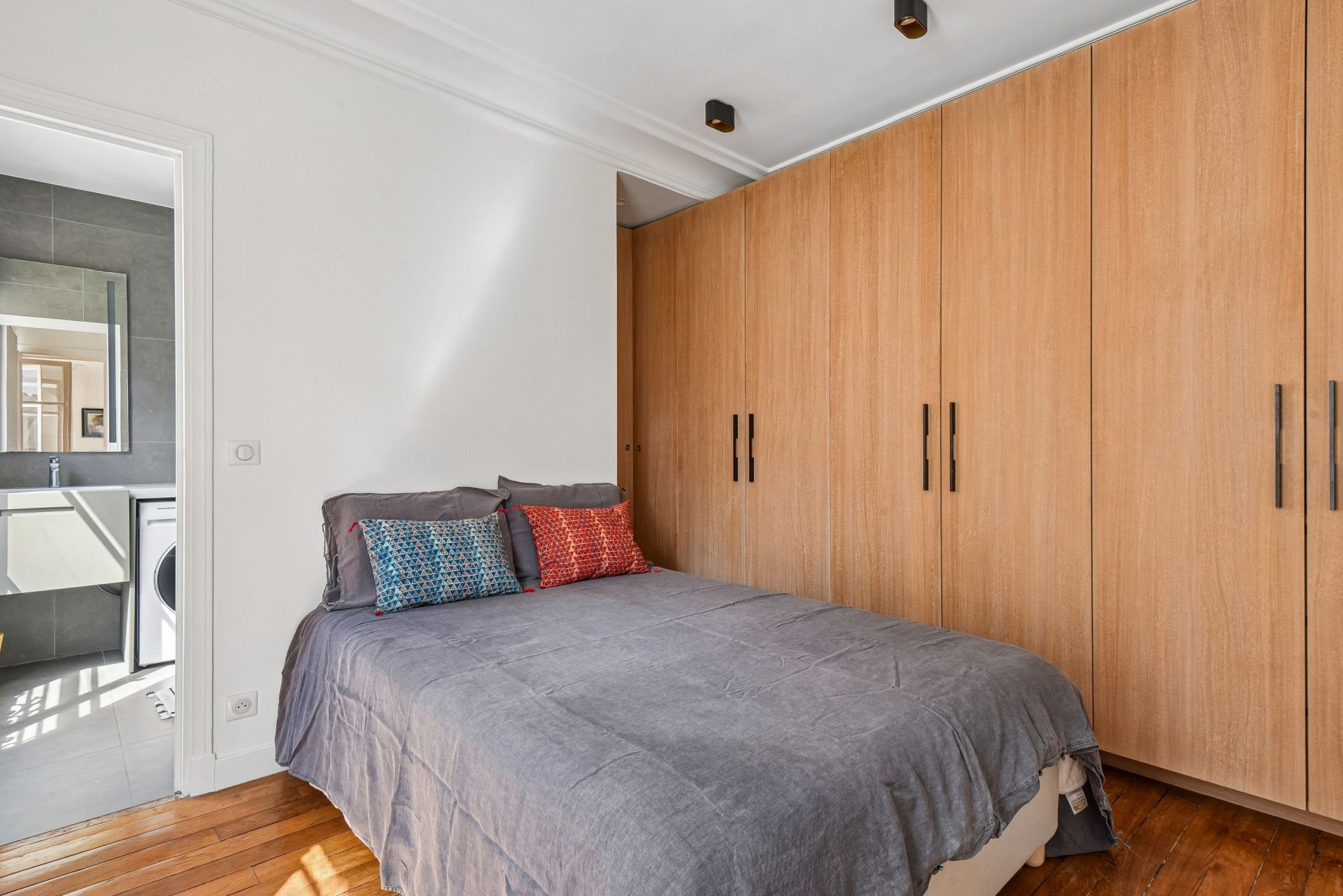 apartment 2 Rooms for sale on PARIS (75007)