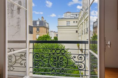Sale Apartment Paris 7 2&nbsp;Rooms 44.29&nbsp;m²