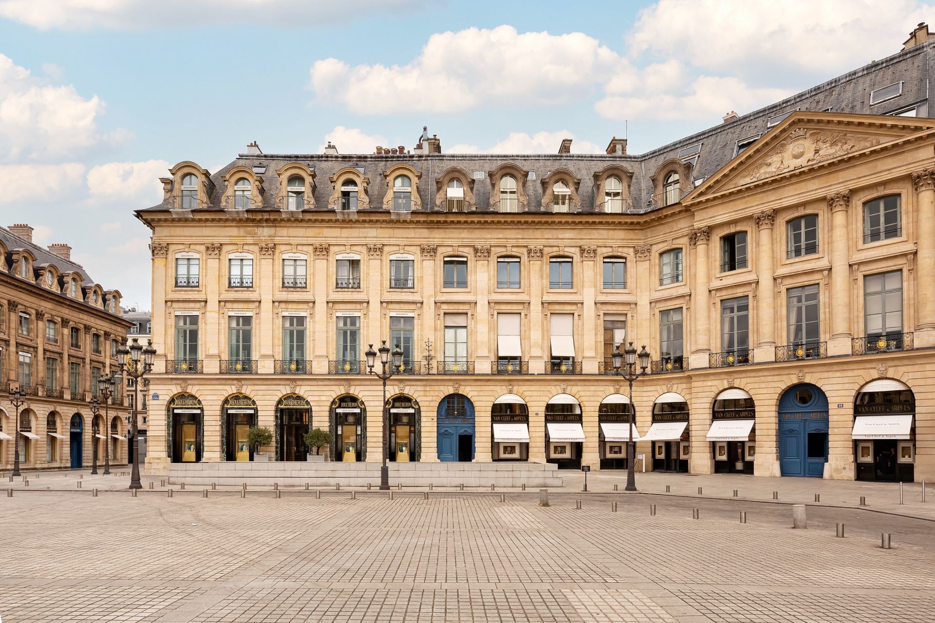 apartment 5 Rooms for sale on PARIS (75001)