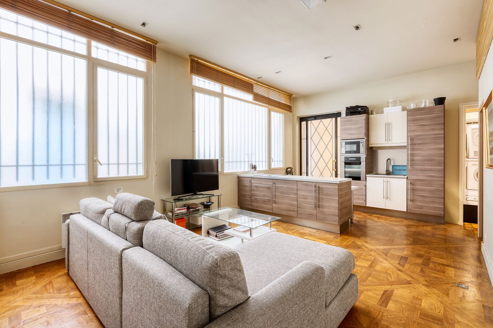 apartment 5 Rooms for sale on PARIS (75001)