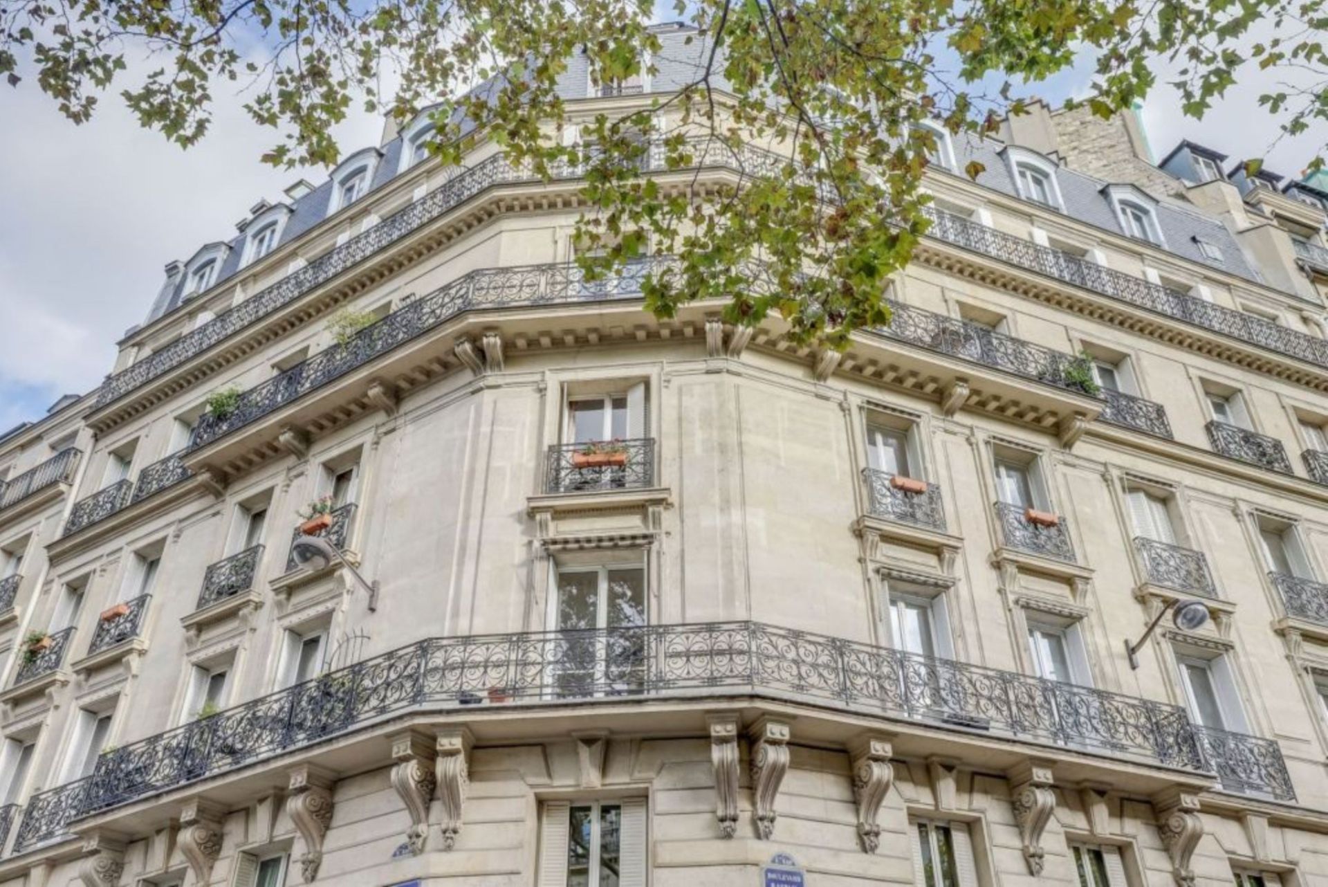 apartment 4 Rooms for rent on PARIS (75006)
