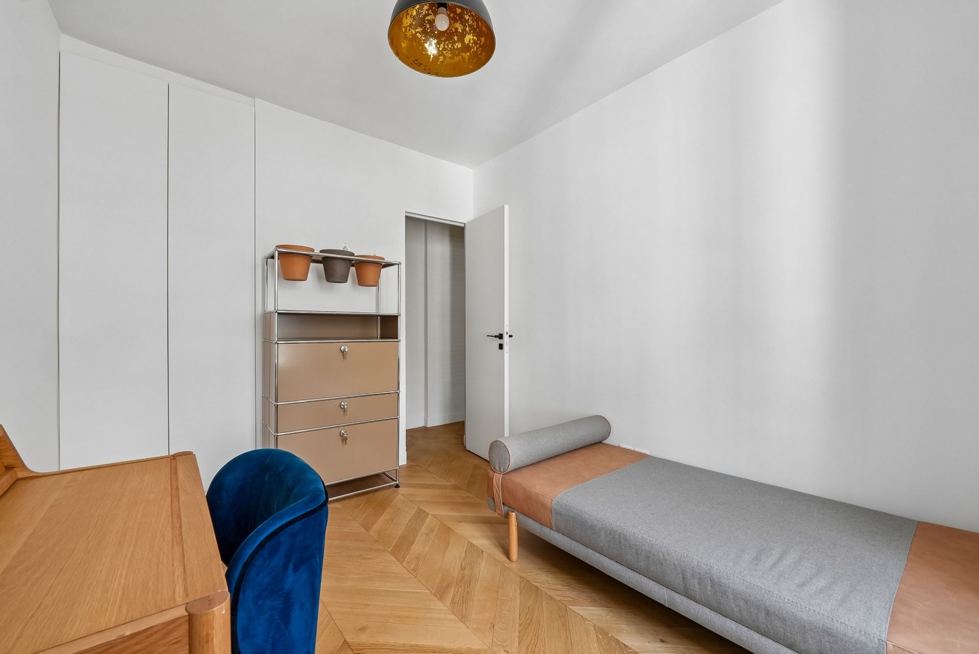 apartment 3 Rooms for sale on PARIS (75116)