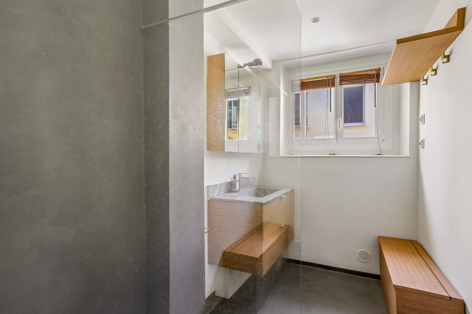 apartment 3 Rooms for sale on PARIS (75116)