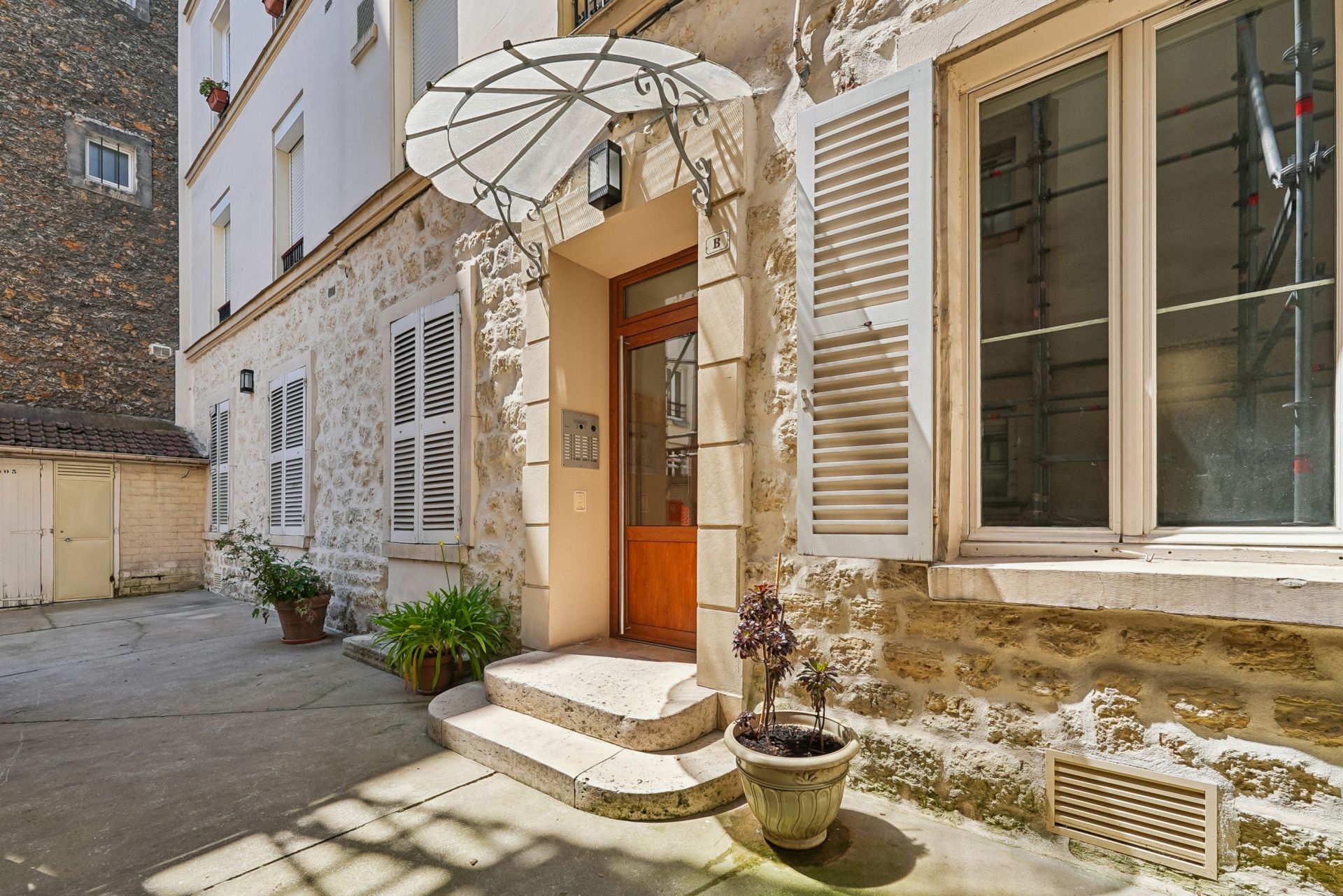 apartment 3 Rooms for sale on PARIS (75116)