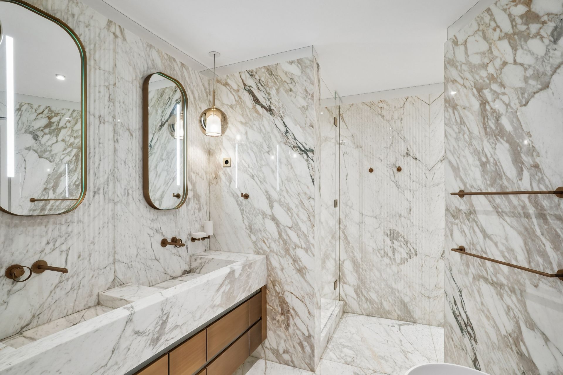 appartement 8 Pièces en location sur PARIS (75016)