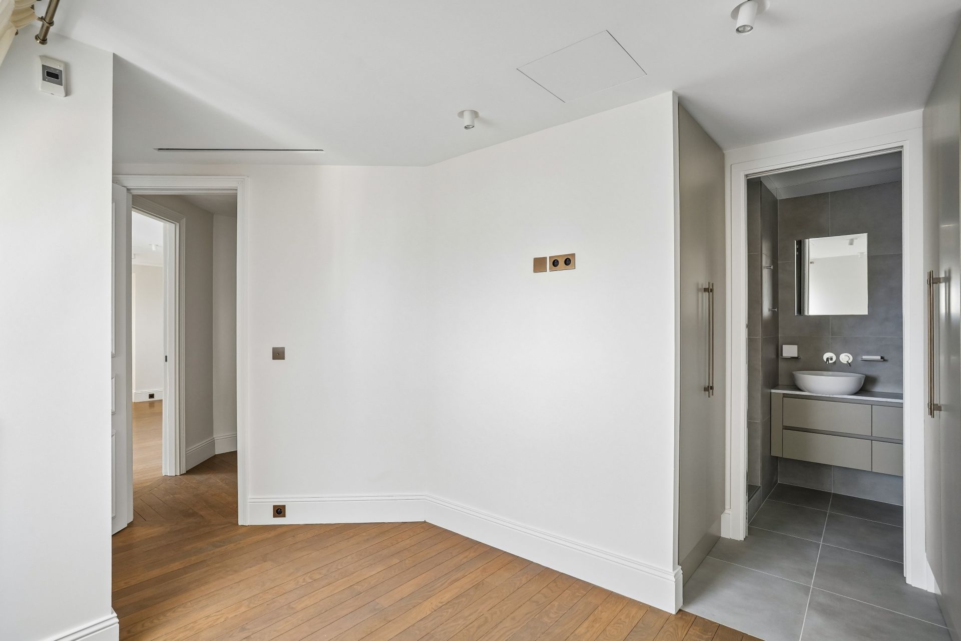 appartement 8 Pièces en location sur PARIS (75016)