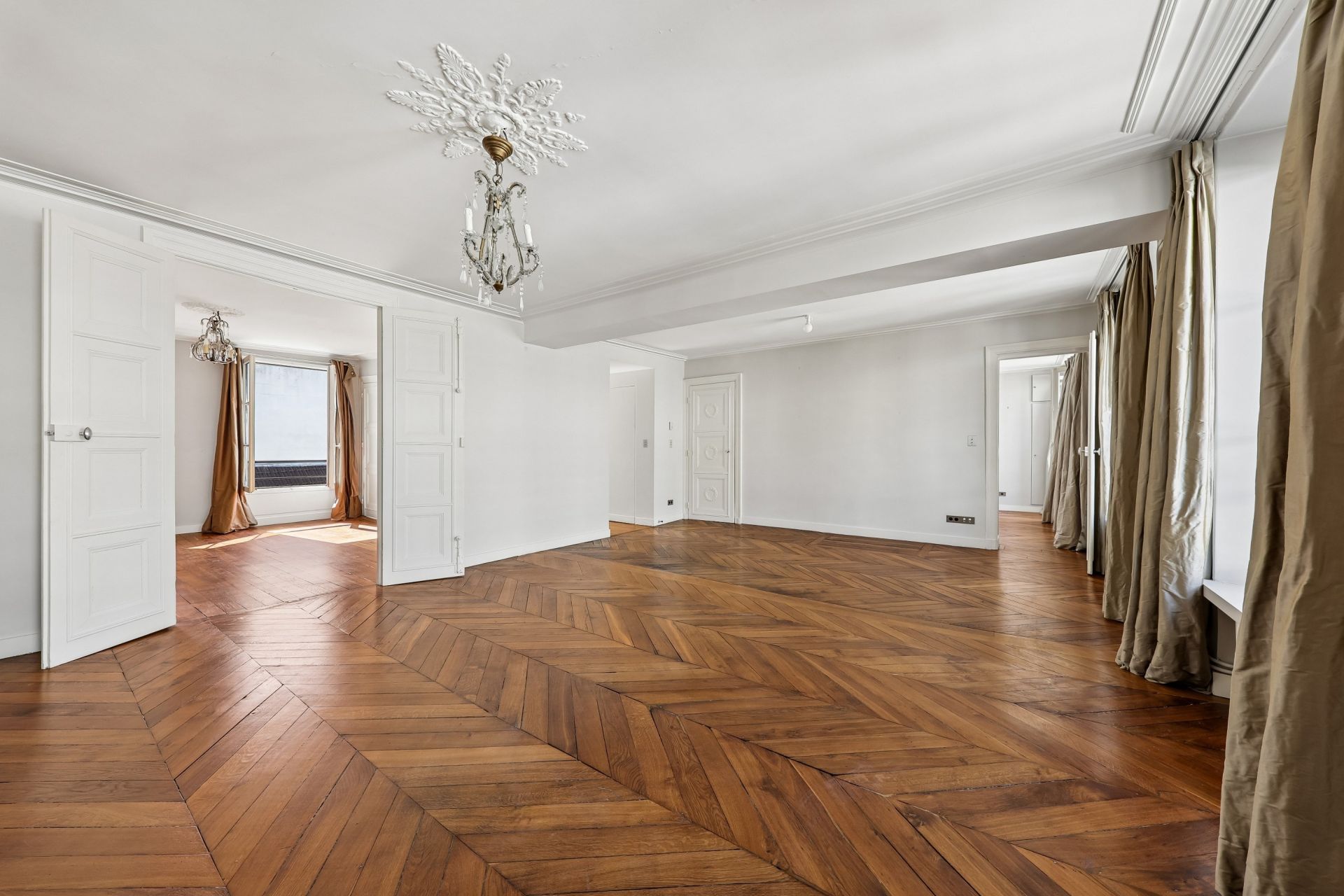 appartement 4 Pièces en vente sur PARIS (75008)