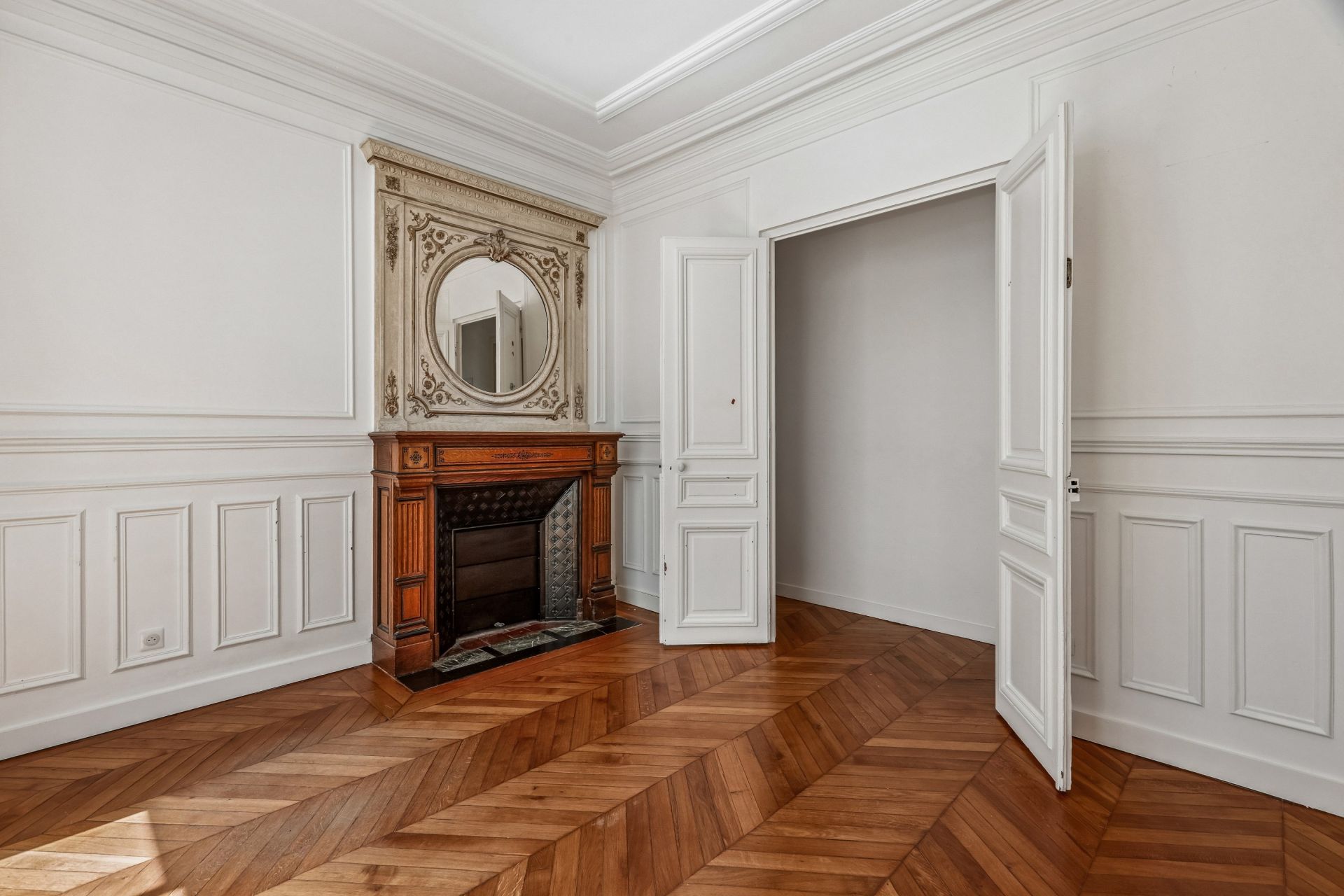 apartment 3 Rooms for sale on PARIS (75008)