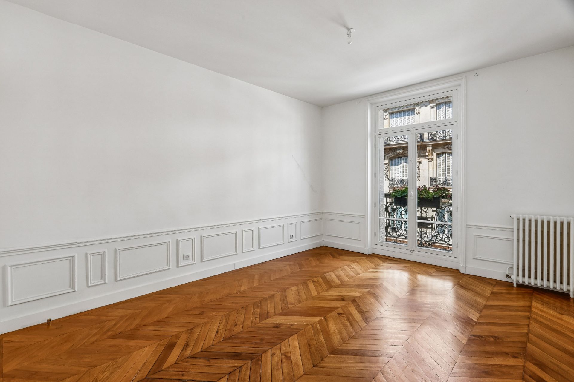 apartment 3 Rooms for sale on PARIS (75008)