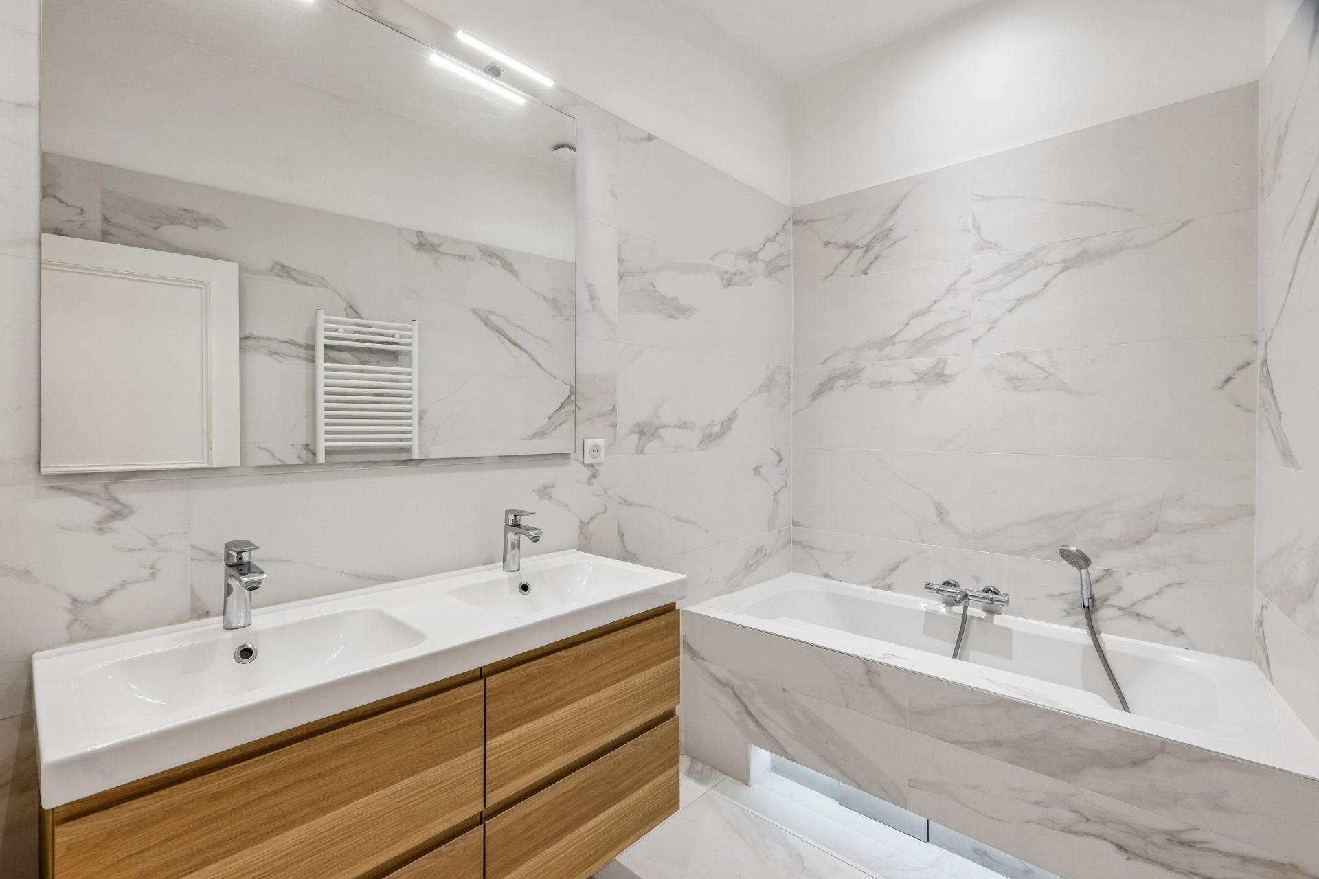 apartment 3 Rooms for sale on PARIS (75008)