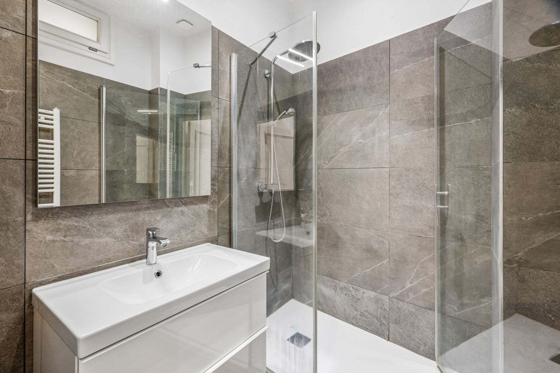 apartment 3 Rooms for sale on PARIS (75008)