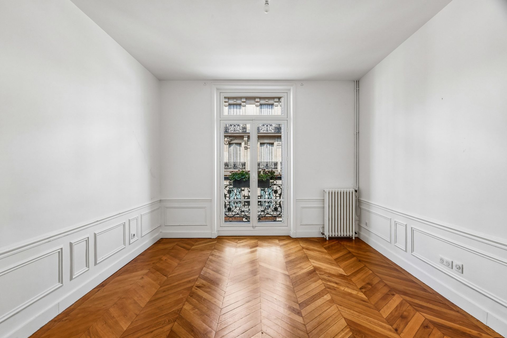 apartment 3 Rooms for sale on PARIS (75008)