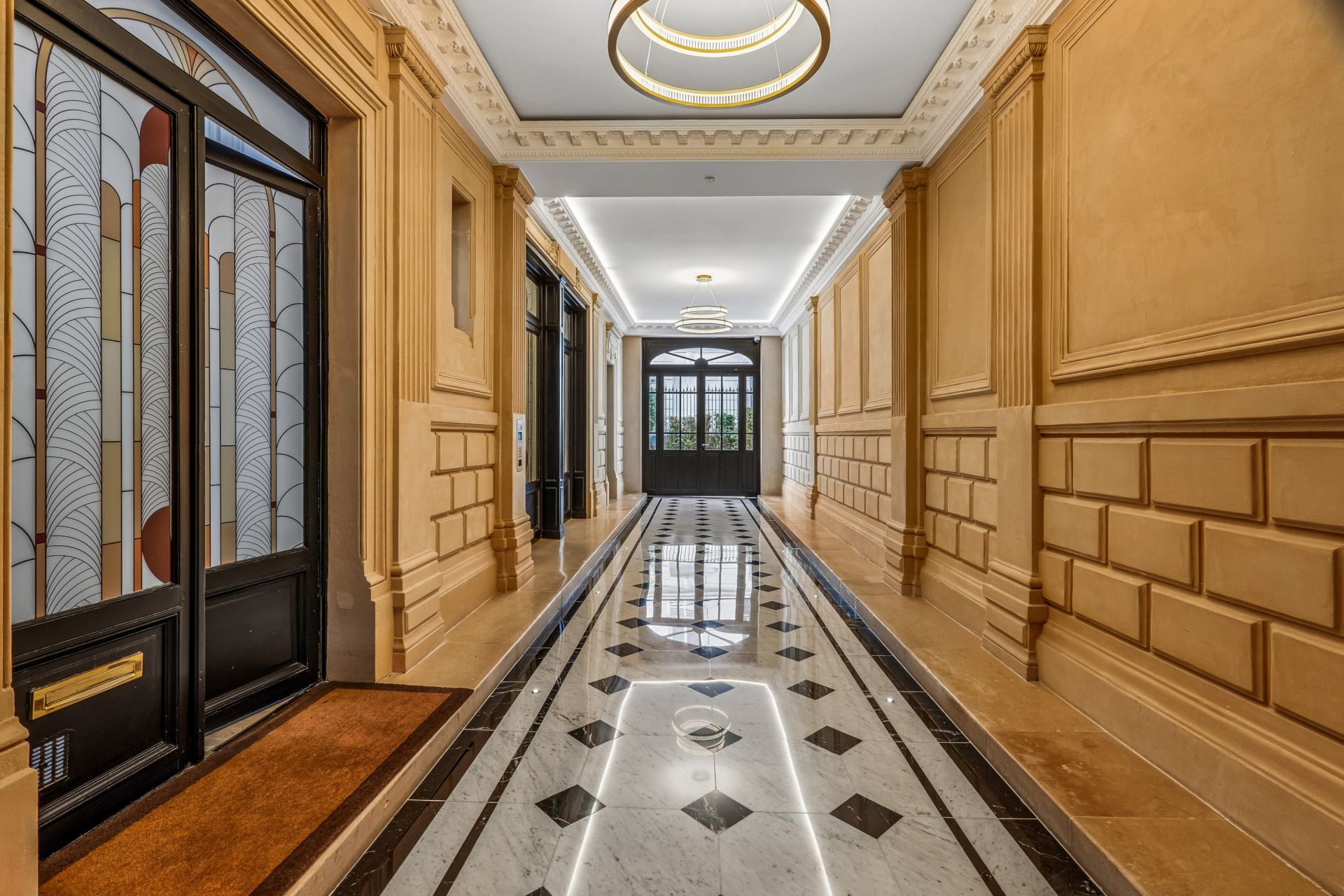 apartment 8 Rooms for sale on PARIS (75008)