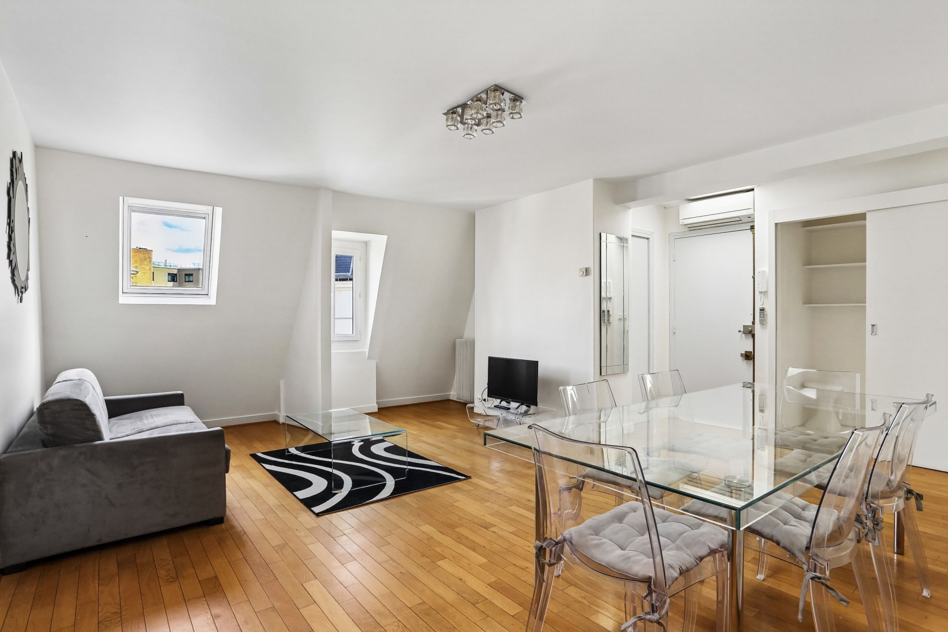 apartment 4 Rooms for rent on PARIS (75008)
