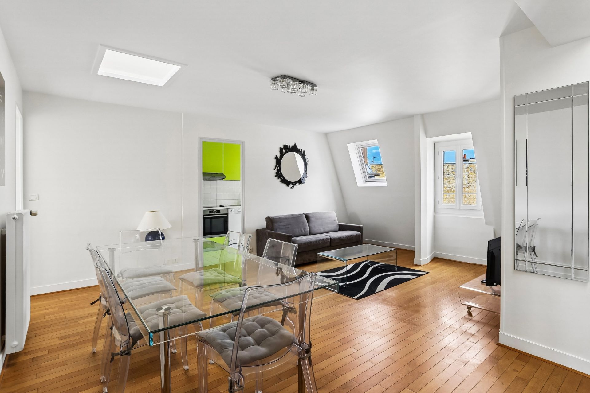 apartment 4 Rooms for rent on PARIS (75008)