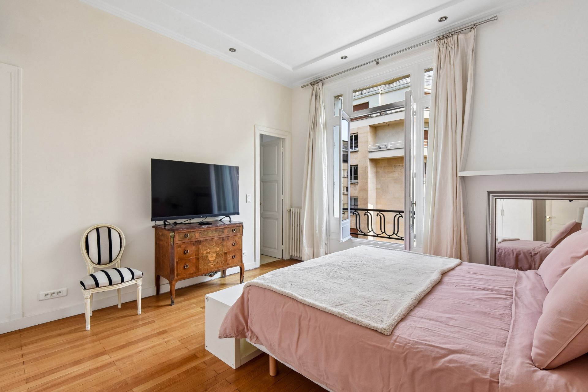 appartement 6 Pièces en location sur PARIS (75016)