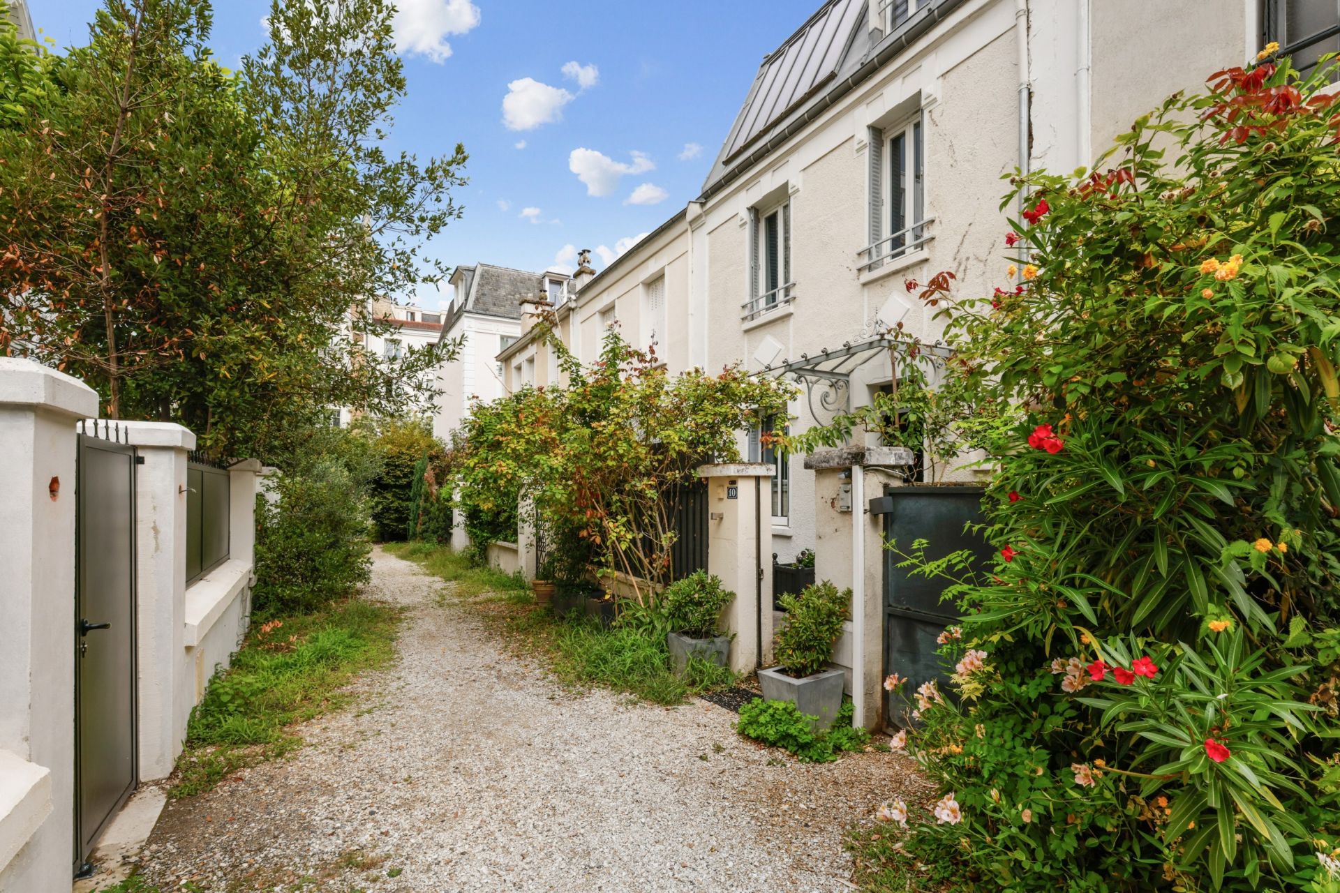 townhouse 7 Rooms for rent on PARIS (75016)