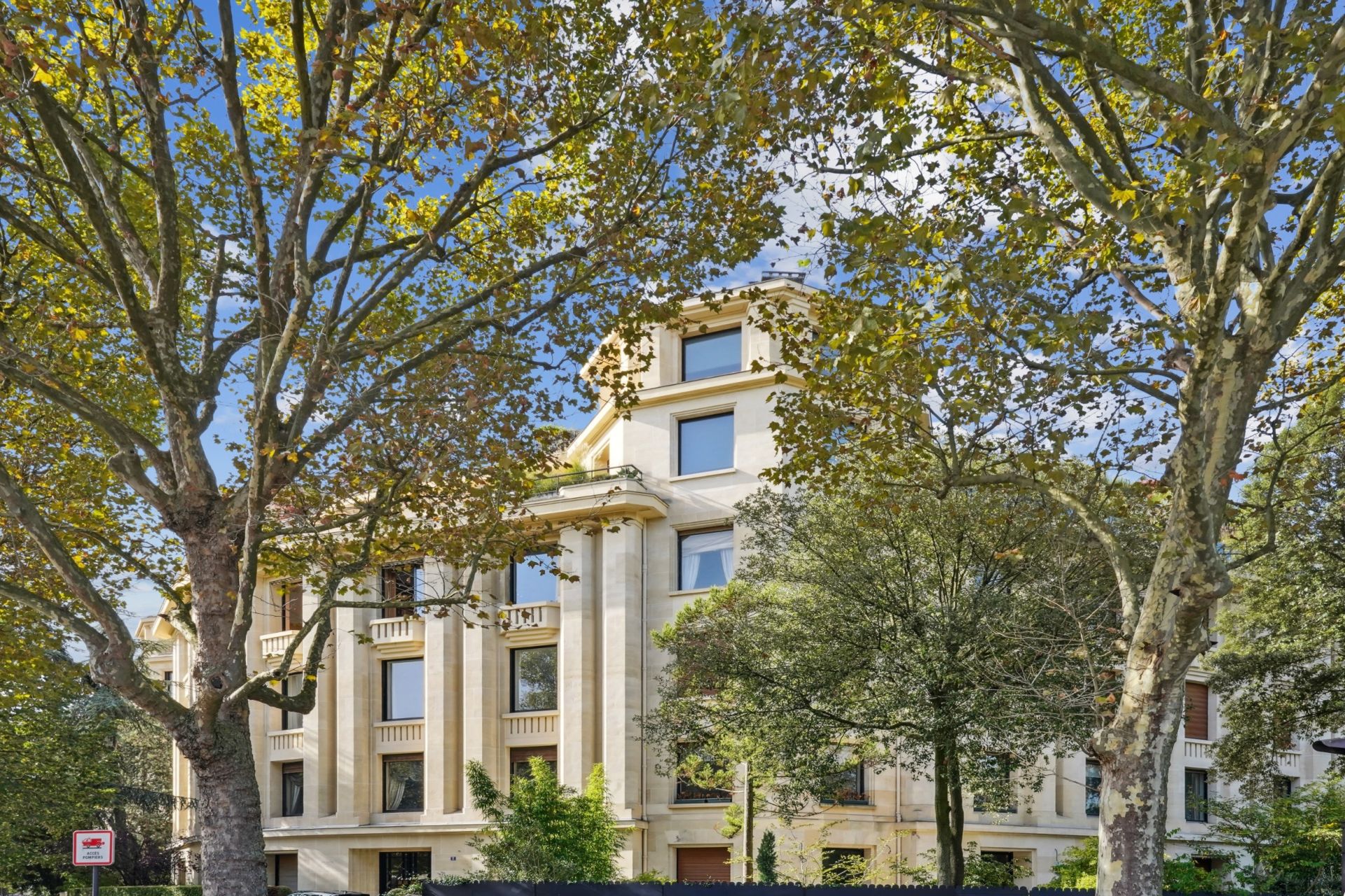 apartment 6 Rooms for sale on PARIS (75016)