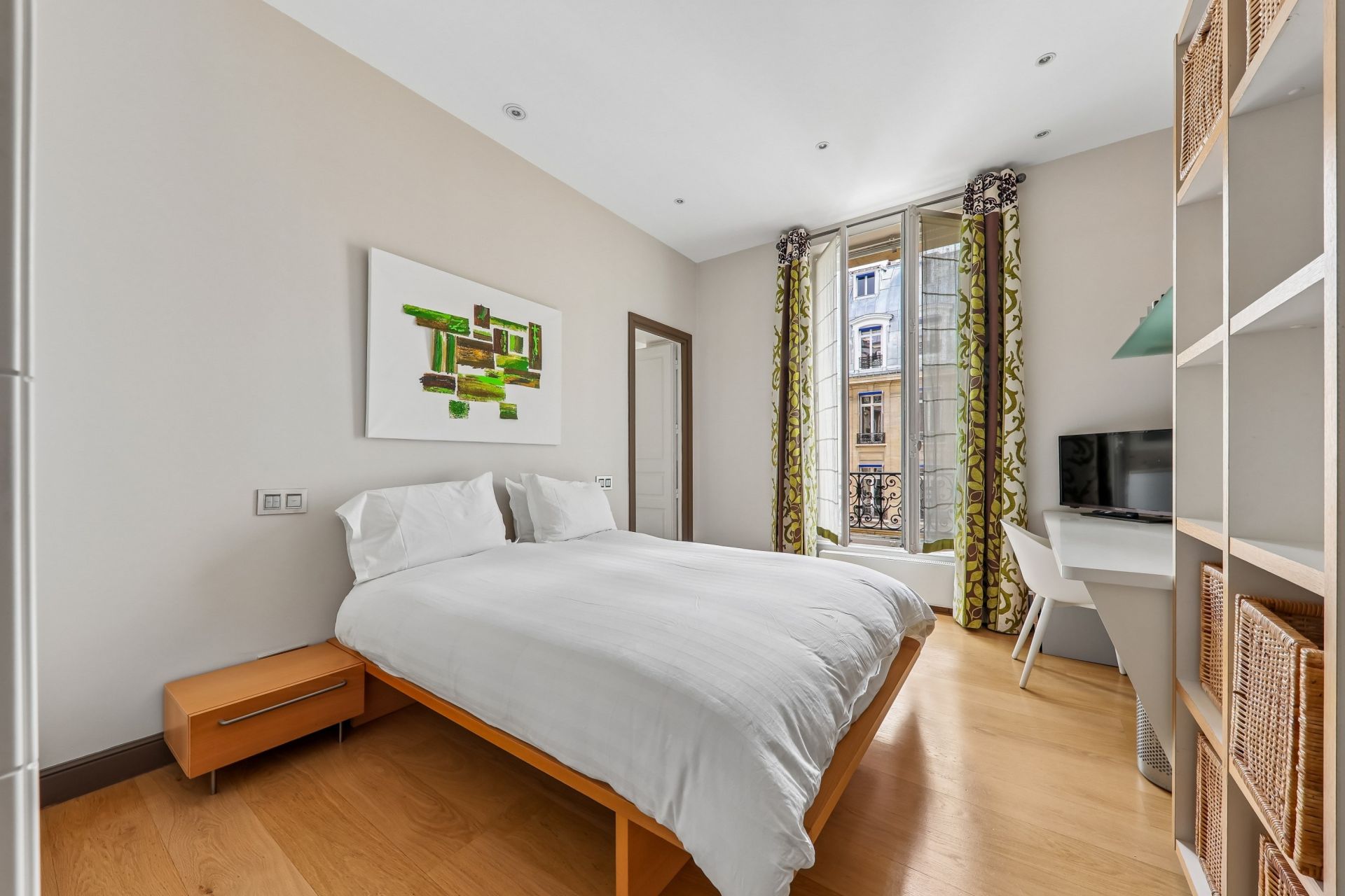 apartment 7 Rooms for sale on PARIS (75016)