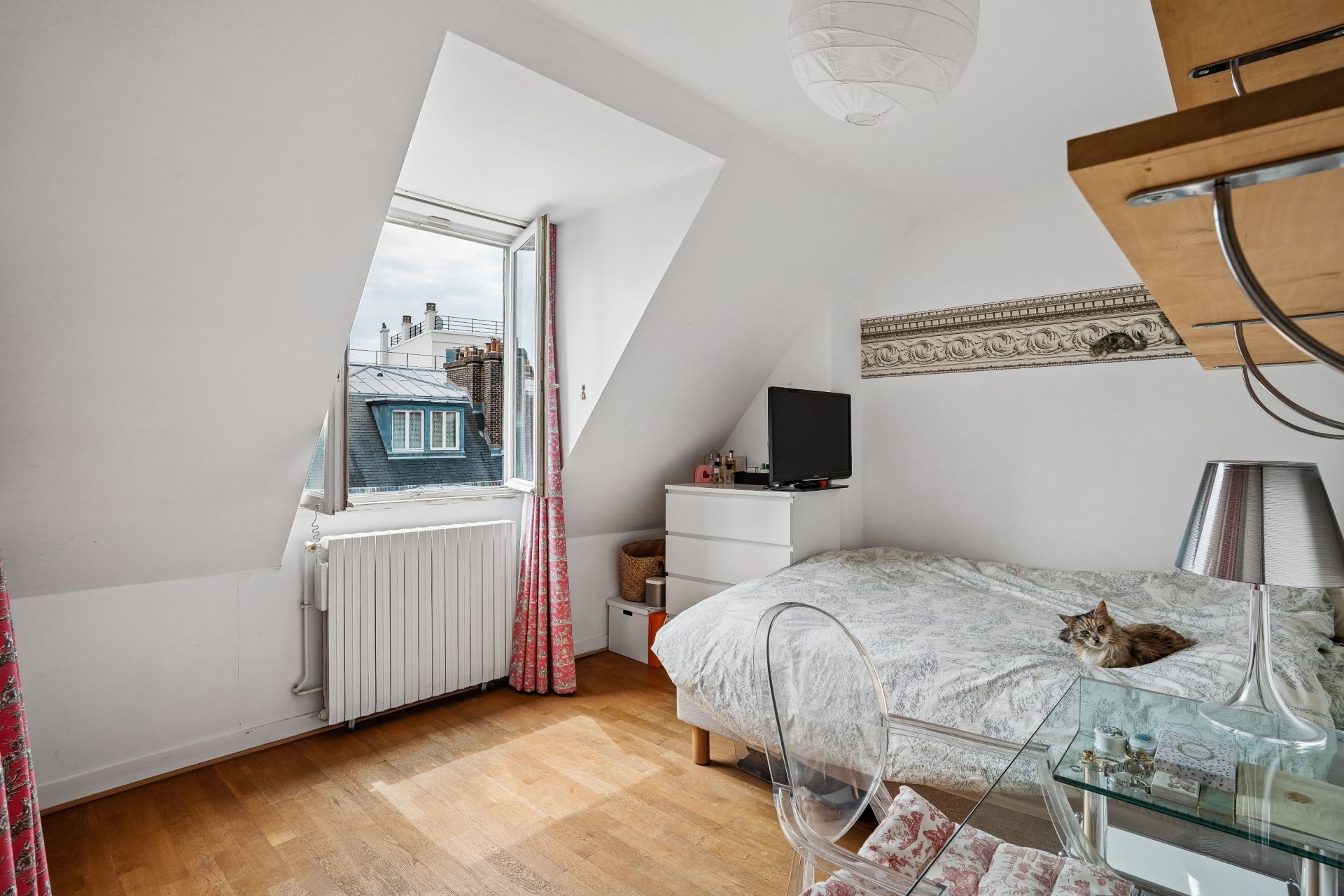 duplex 5 Rooms for sale on PARIS (75008)