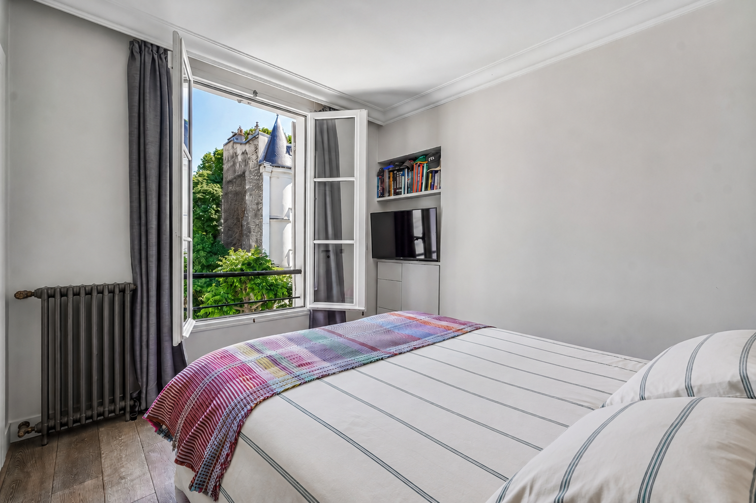 apartment 2 Rooms for sale on PARIS (75007)