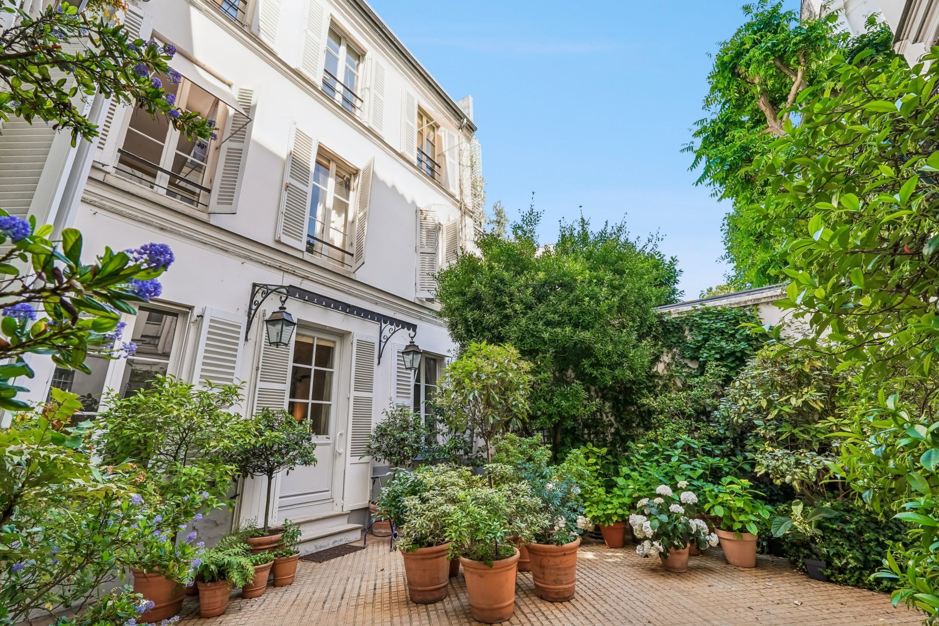 apartment 2 Rooms for sale on PARIS (75007)