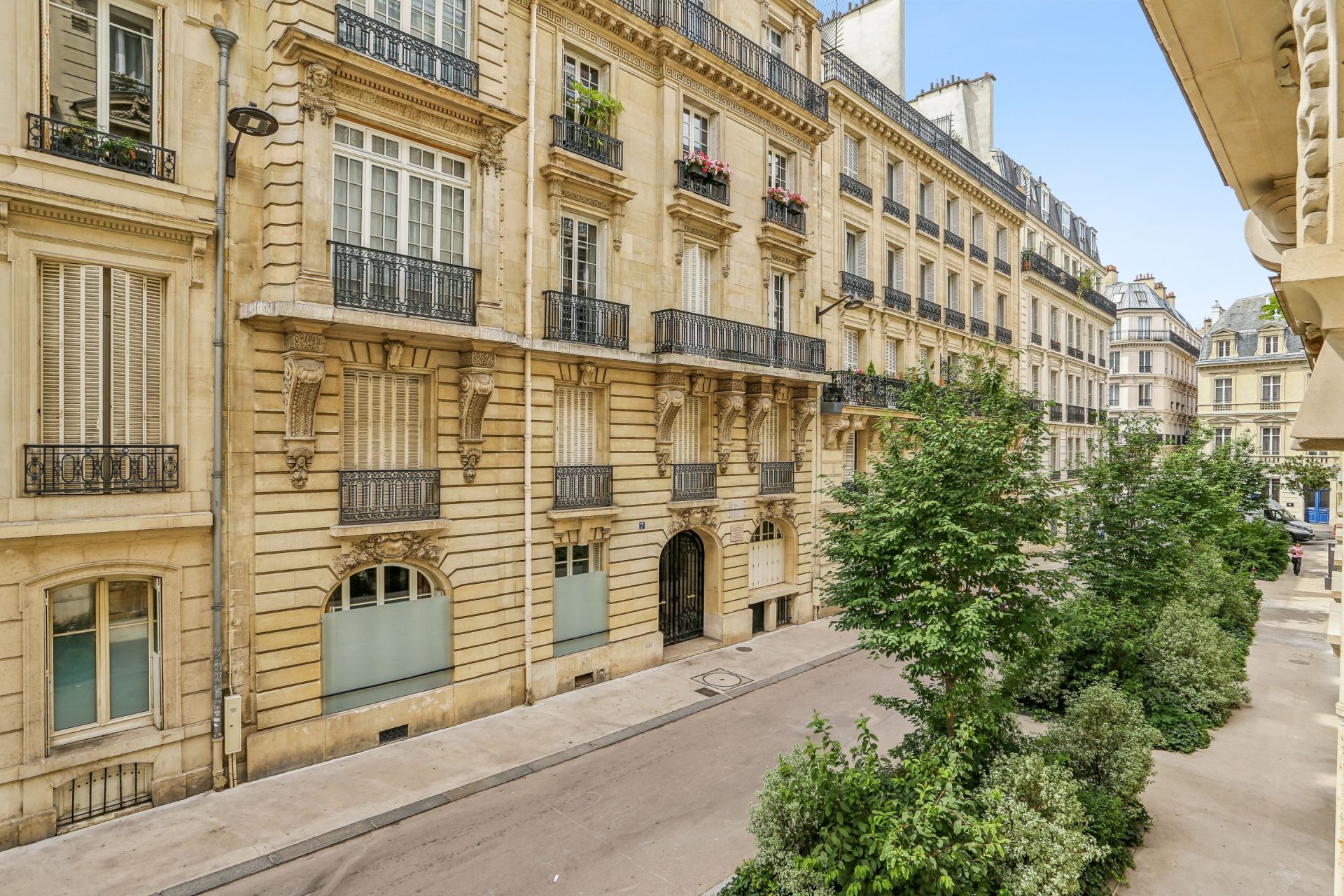 apartment 3 Rooms for sale on PARIS (75008)