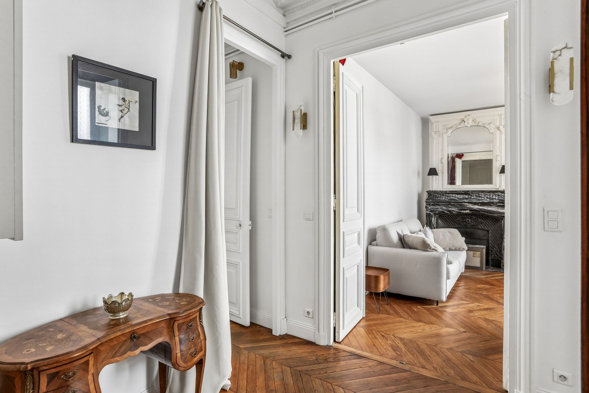 apartment 3 Rooms for sale on PARIS (75008)