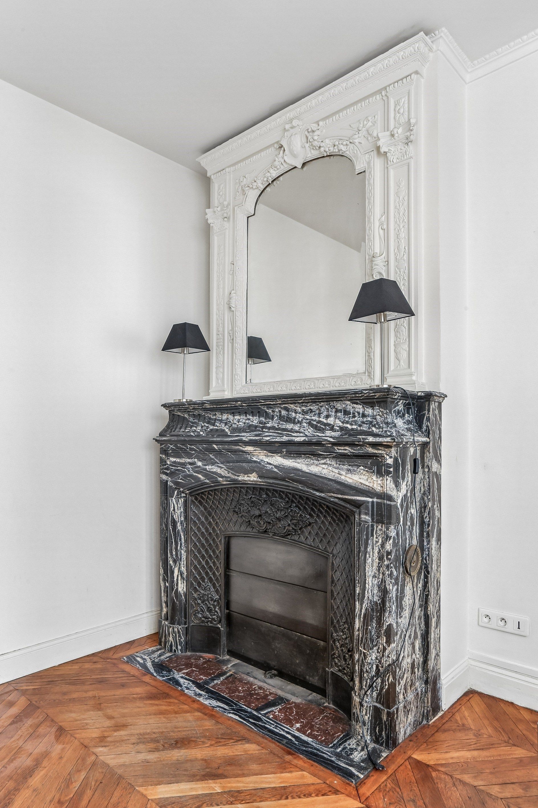 apartment 3 Rooms for sale on PARIS (75008)